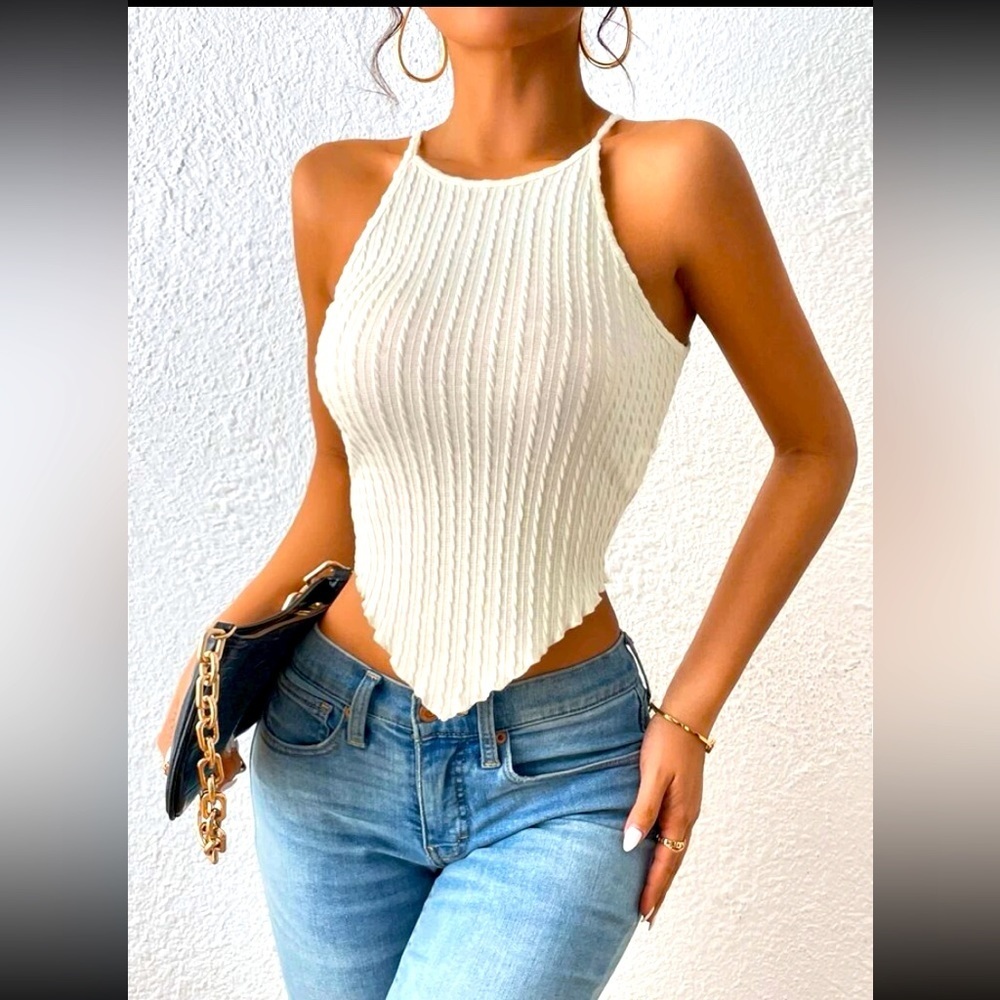Halter Crop Tank 🌸 - Picture 3 of 9
